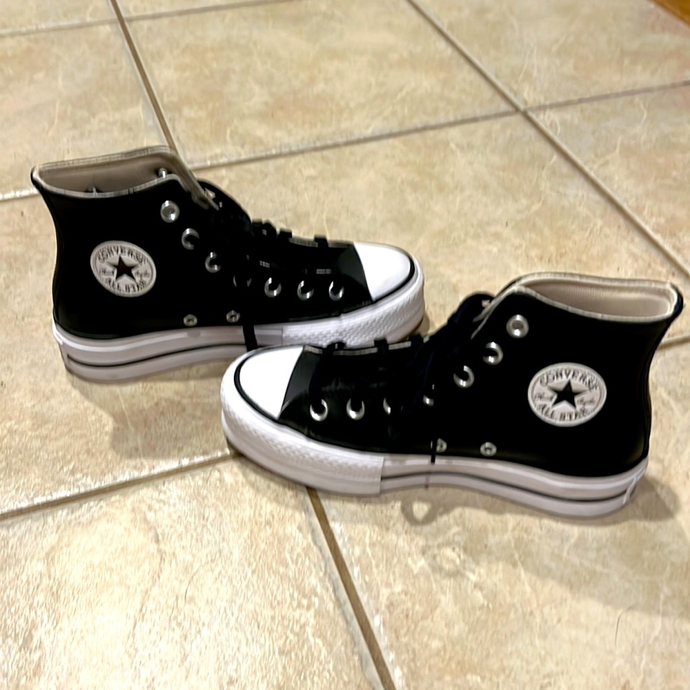 Wore only a few times   5.5 im a 6 fit perfect , converse runs big